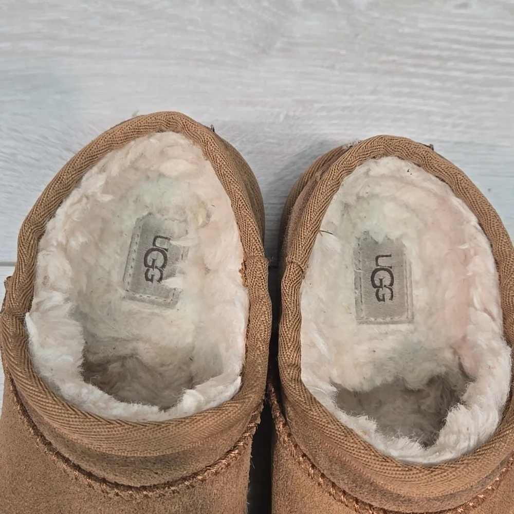 Ugg Australia Youth Cozy Chestnut Suede Shearling Slip-On Clogs Sz 4